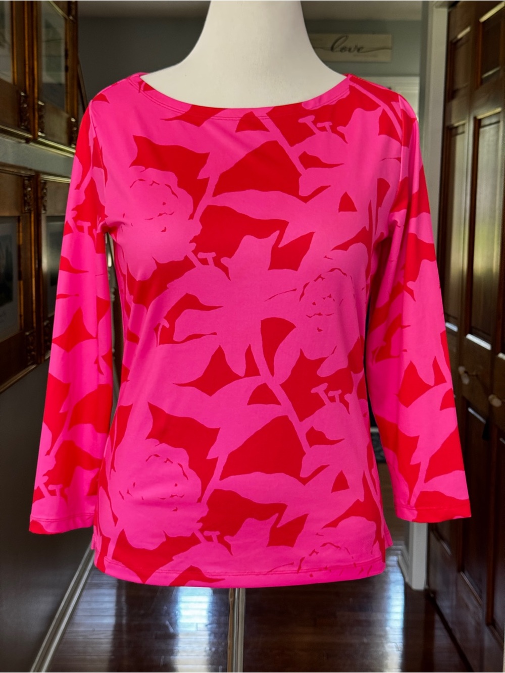 Vineyard Vines Women's Sankaty Boatneck Performance Top M Full Bloom